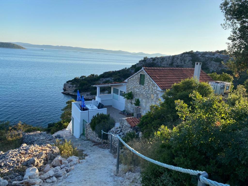 Alleinstehendes Haus am Meer Robinson Tkon Exterior foto