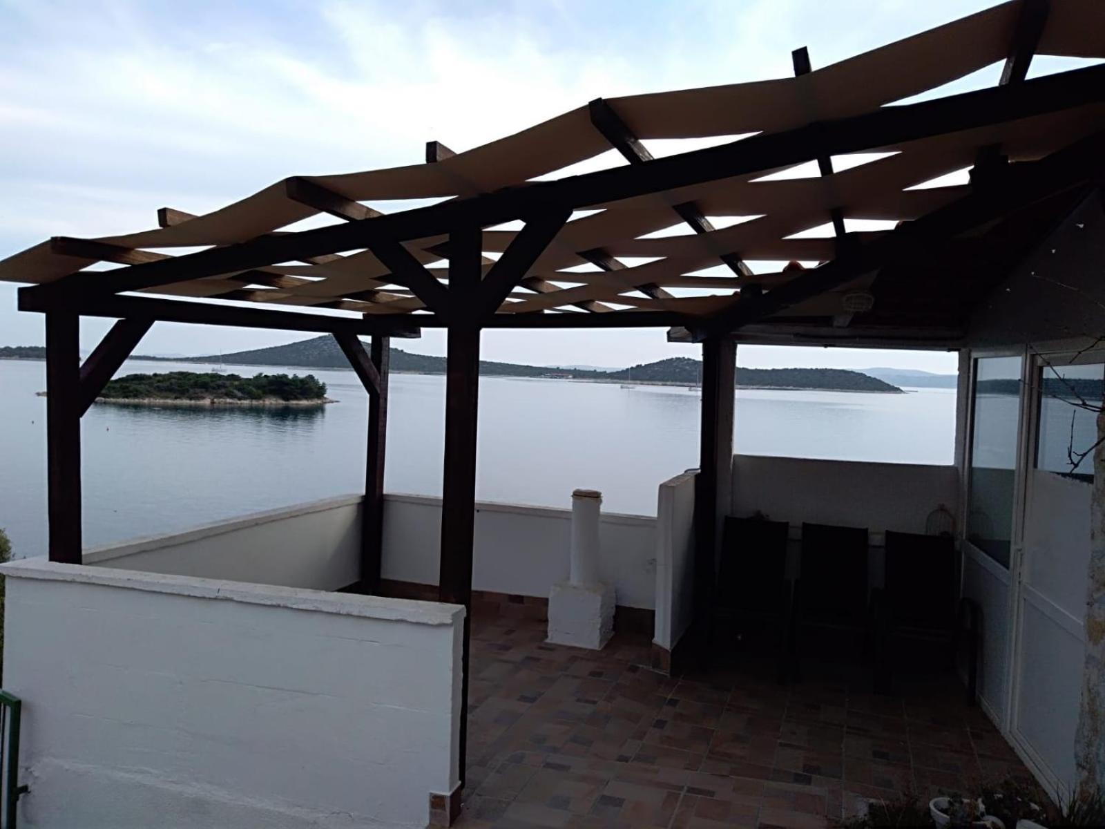 Alleinstehendes Haus am Meer Robinson Tkon Exterior foto